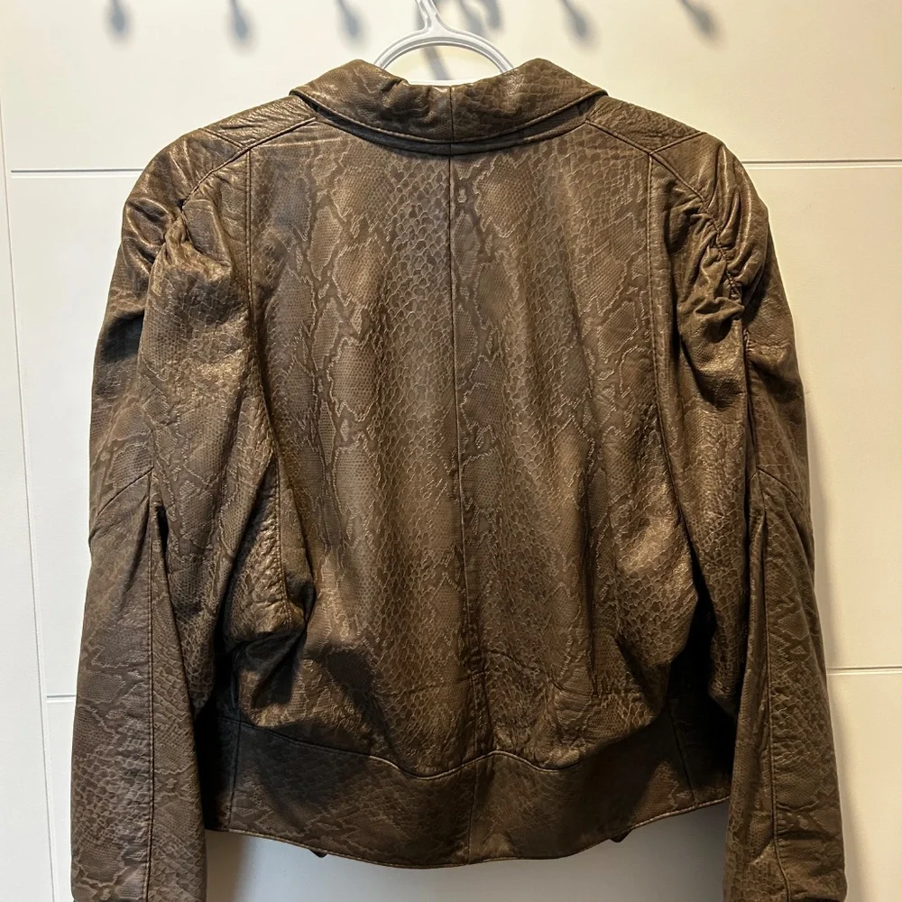 Authentic Canadian Sheepskin Leather Jacket - Picture 3 of 5